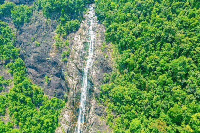 Do Quyen Waterfall in Hue