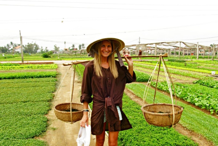 Agricultural experience in the Tra Que vegetable village in Hoi An