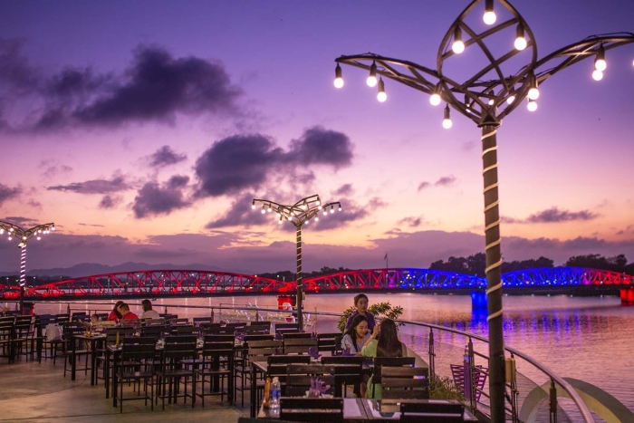 Enjoy Hue Food on Perfume River