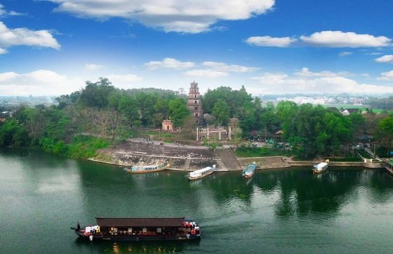 Must-visit Hue Tourist Attraction: Thien Mu Pagoda