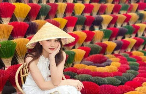 Hue Discovery: Thuy Xuan Incense Stick-making Village (Thuỷ Xuân)