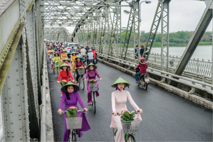 Truong Tien Bridge