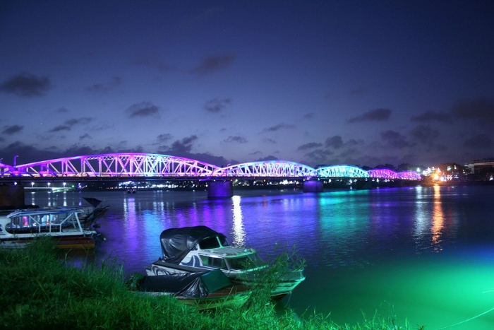 Truong Tien Bridge