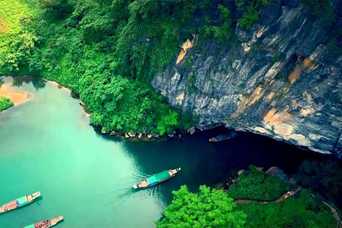 Explore Phong Nha Cave