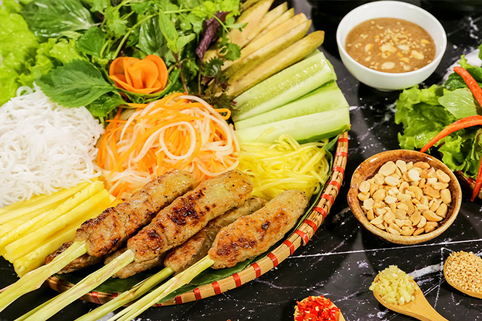 What to eat in Hue ? Nem lui, a culinary specialty of Hue