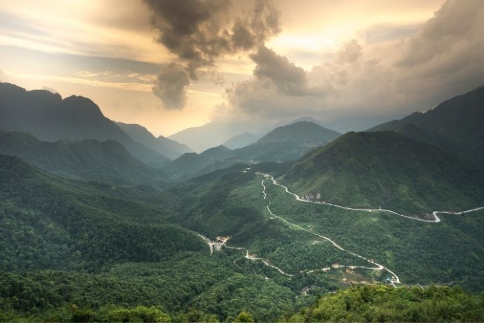 Breathtaking mountain views at O Quy Ho Pass