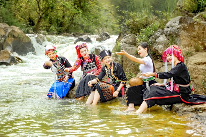Lai Chau and Dien Bien are both home to many ethnic minorities in Vietnam