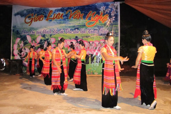 We enjoyed a cultural exchange performance with ethnic communities in Noong Chun village