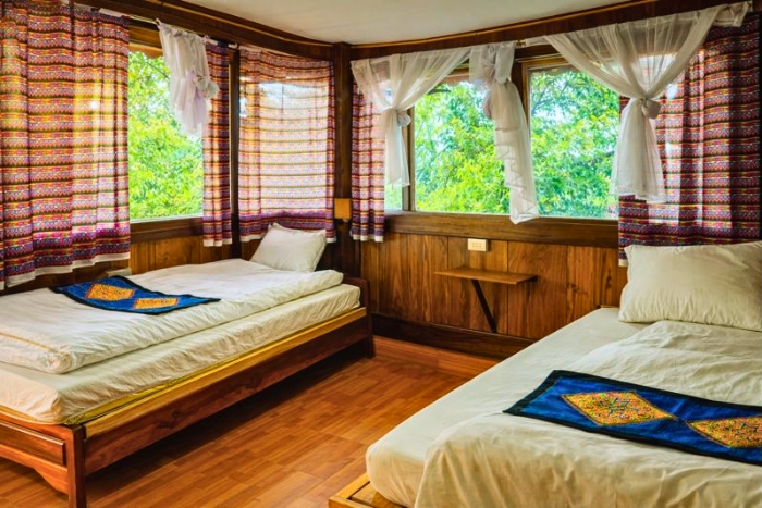 Nature and mountain views from the room at A Dế Homestay Sơn Tra