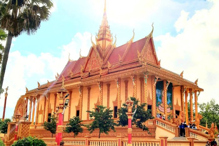 Exploring temples and pagodas in the delta