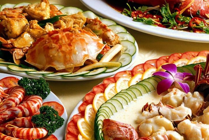 Hoa Hoa Seafoods restaurant  Quy Nhon