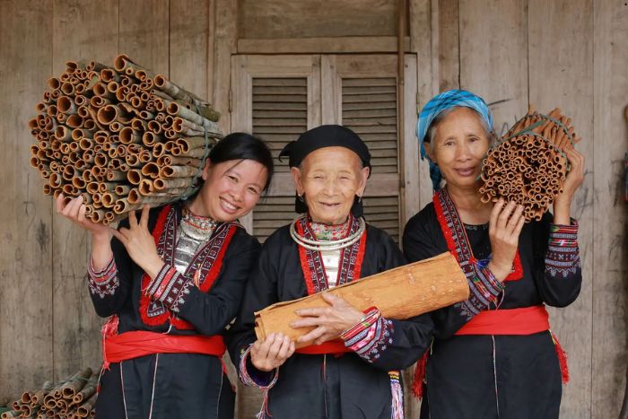 Meet ethnic groups at Coc Ly Sapa Market