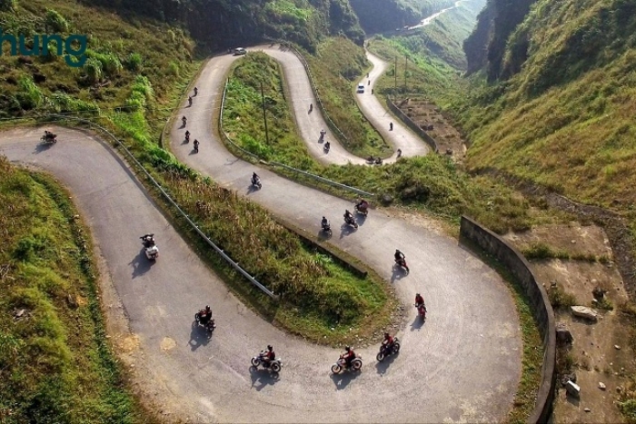 Riding a motorbike to Sapa