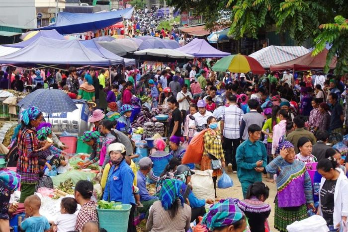 Noon is when Sin Cheng market is most crowded