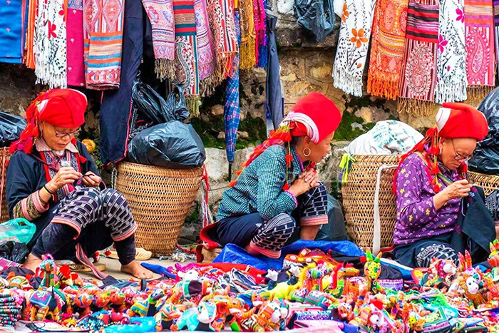 Purchase handicrafts from local people