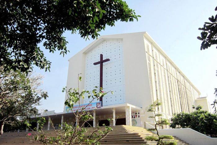 Vinh Long Cathedral offers a peaceful and different break