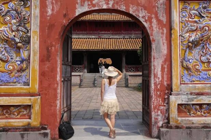 What to wear in Vietnam for females ?