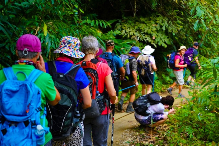 Trekking in Ba Be national park 