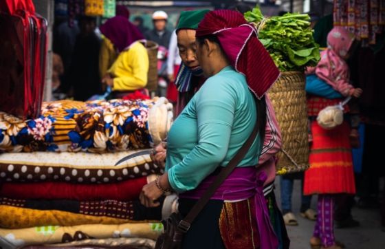 How To Deal With Street Vendors And Bargaining In Vietnam ?