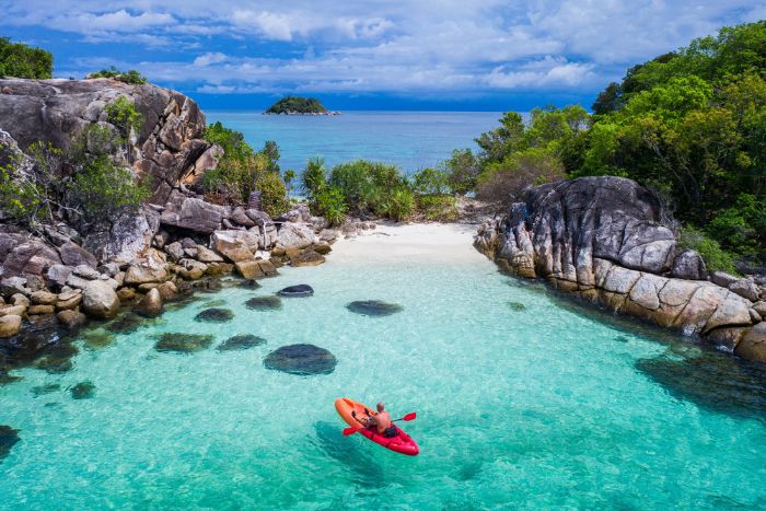 Koh Lipe, crystal waters and perfect glowing sunsets