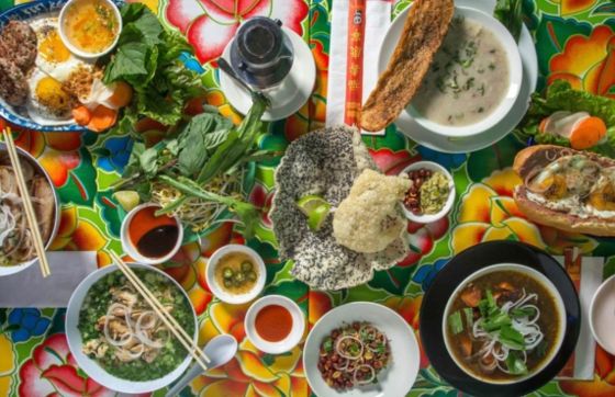 Traditional Vietnamese Breakfast - Top 10 Best Vietnamese Breakfast Dishes