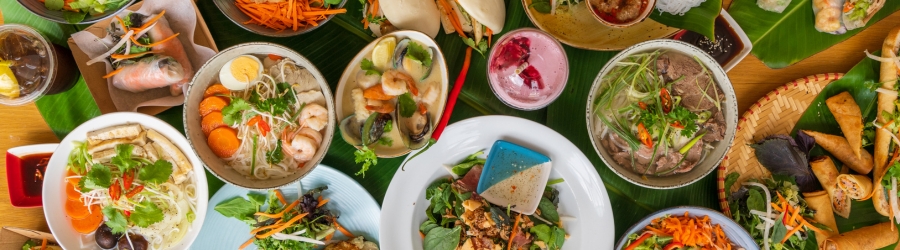 What do Vietnamese people eat for breakfast?