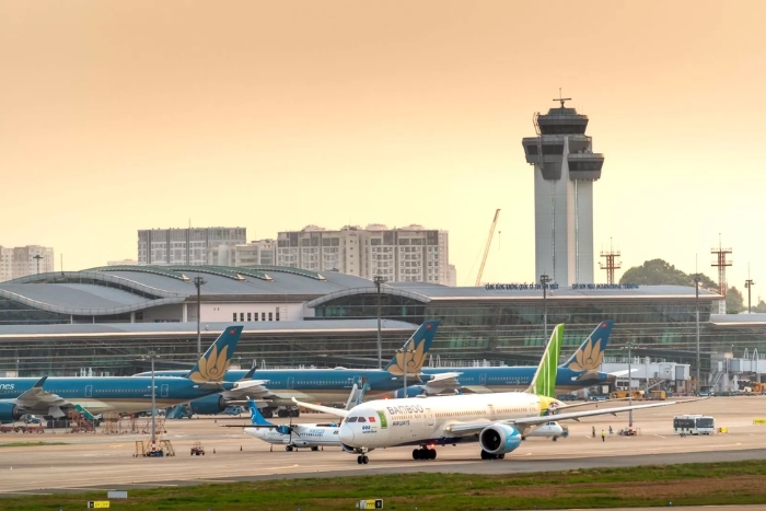 International flight prices and their impact on Vietnam 2 weeks trip cost