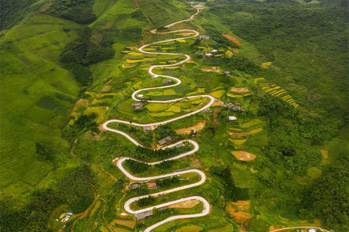 Conquer the mountain passes in Cao Bang