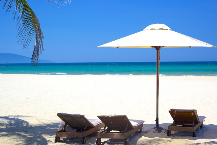 Non Nuoc Beach Da Nang in December - calm sea and sunshine