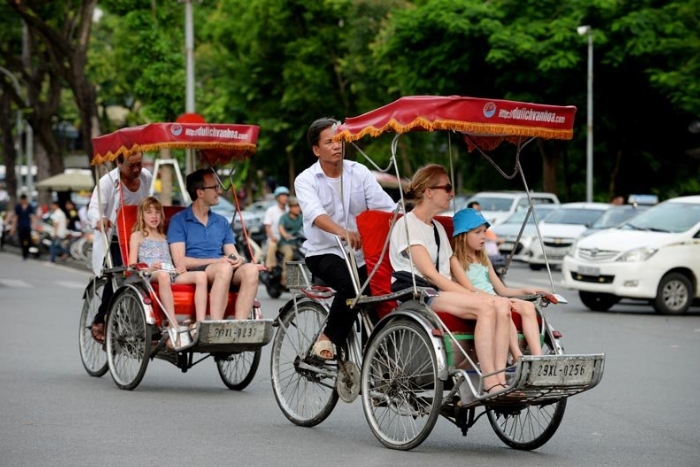 Experience Hanoi sightseeing by cyclo