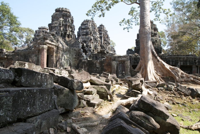 What to do during the combined tour 2 Weeks Vietnam Cambodia? Explore Banteay Kdei