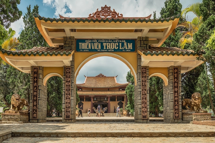 Stop at Truc Lam Zen Monastery in our 3-day family trip in Da Lat