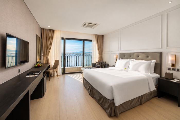 Luxury stay at Wyndham Danang Golden Bay Hotel