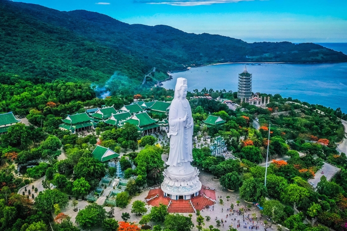 The Lady Buddha Statue at Linh Ung Pagoda