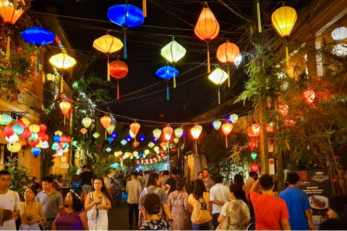 Magical atmosphere of Hoi An’s lantern-lit streets