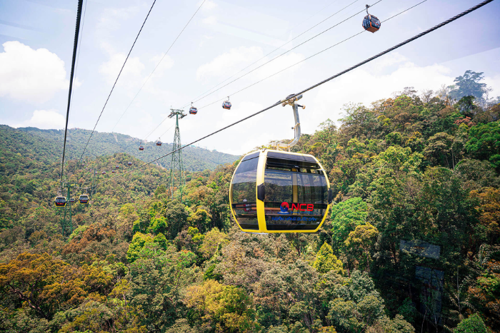 Ba Na Hills cable car experience