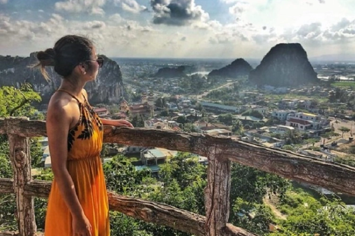 Vong Giang Dai (River Observation Pavilion)