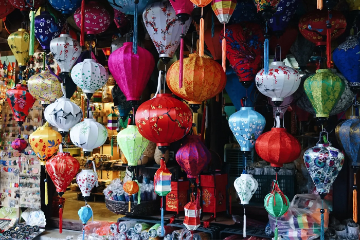 Shopping in centre Vietnam for a memorable trip