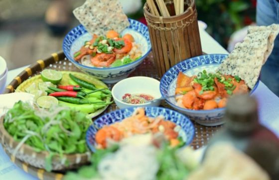 Da Nang Food Tour By Motorbike With Robert