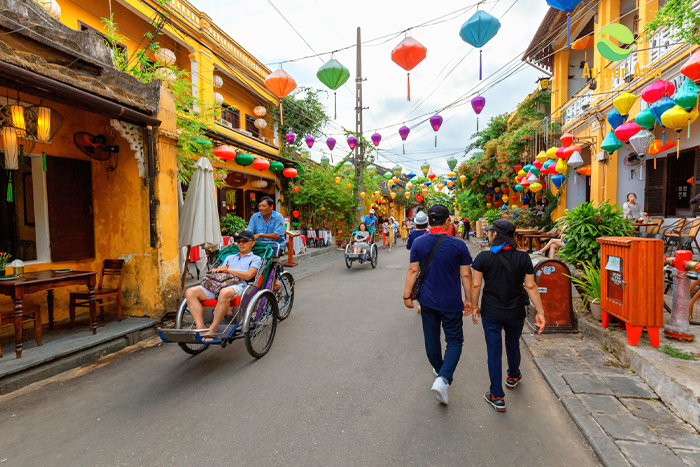Visit Hoi An ancient town, Vietnam 