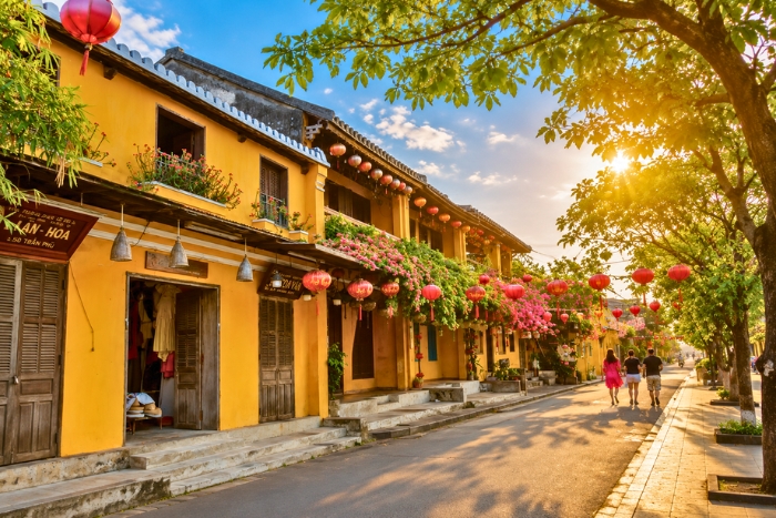 Strolling among ancient houses and heritage in the heart of Hoi An