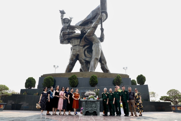 Dien Bien Phu Victory Monument - The biggest bronze sculpture in Vietnam