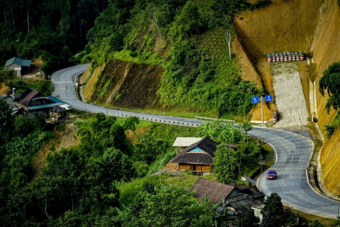 Pha Din pass, a beautiful route in the 5-day Dien Bien trip