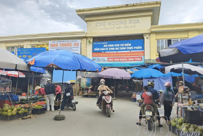Visiting markets in Dien Bien – things to do in Dien Bien on a rainy day