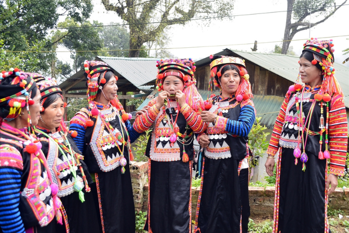 Visit Ta Ko Khu Village to explore the culture of the Ha Nhi ethnic group