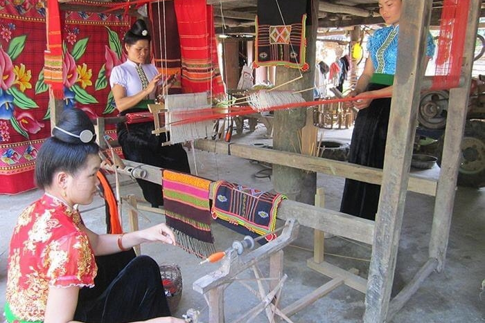 Experience traditional weaving with local ethnic communities in Men Village
