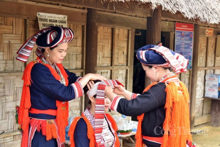 Meeting the Red Dao during the Ha Giang 5-day itinerary