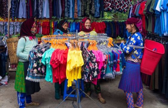 Discover The Lively Du Gia Market In Ha Giang Karst Plateau