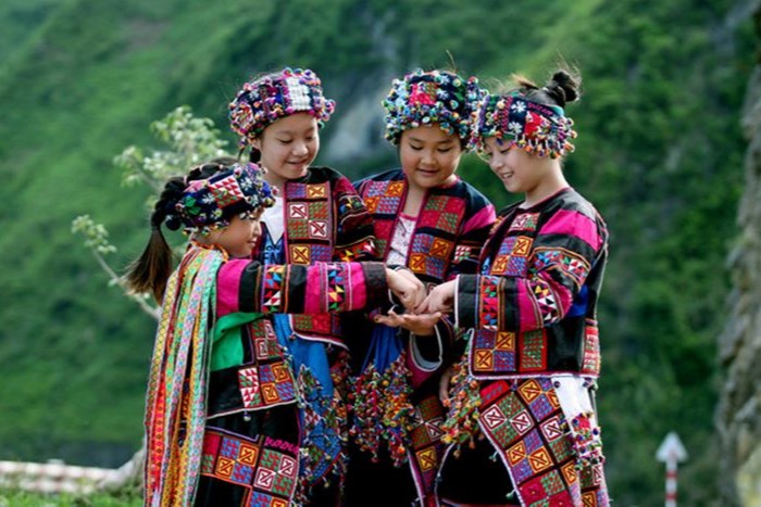 The costumes of Lo Lo people are considered one of the most beautiful traditional costumes among Vietnamese ethnic groups