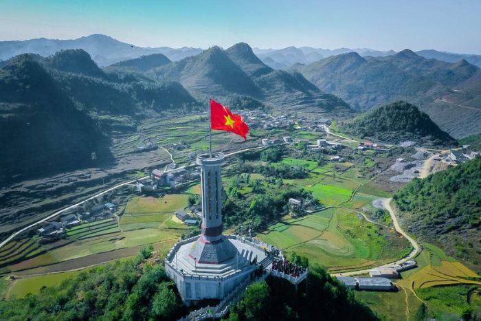 Lung Cu Flag Point is located at Dragon Peak